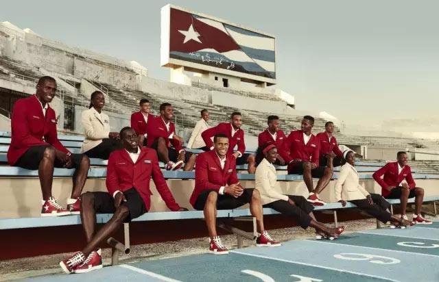 ▲ The Cuban delegation is dressed in ceremonial costumes.